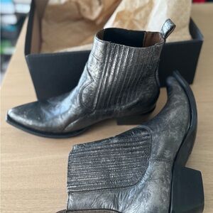 New Frye Sacha Chelsea Boot in Dark Pewter Size 11